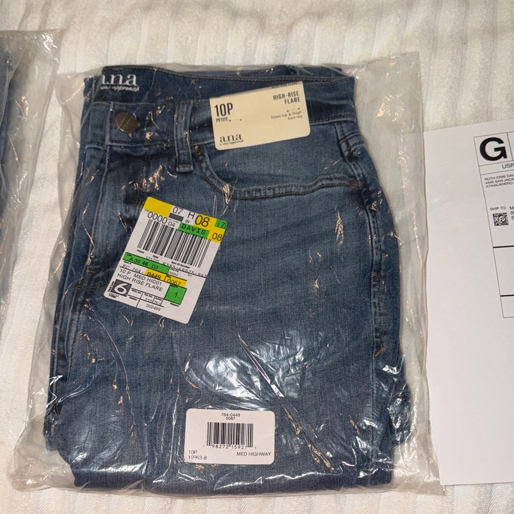 a.n.a 10P Medium Wash Blue Jeans, High Rise Flare Leg NIP